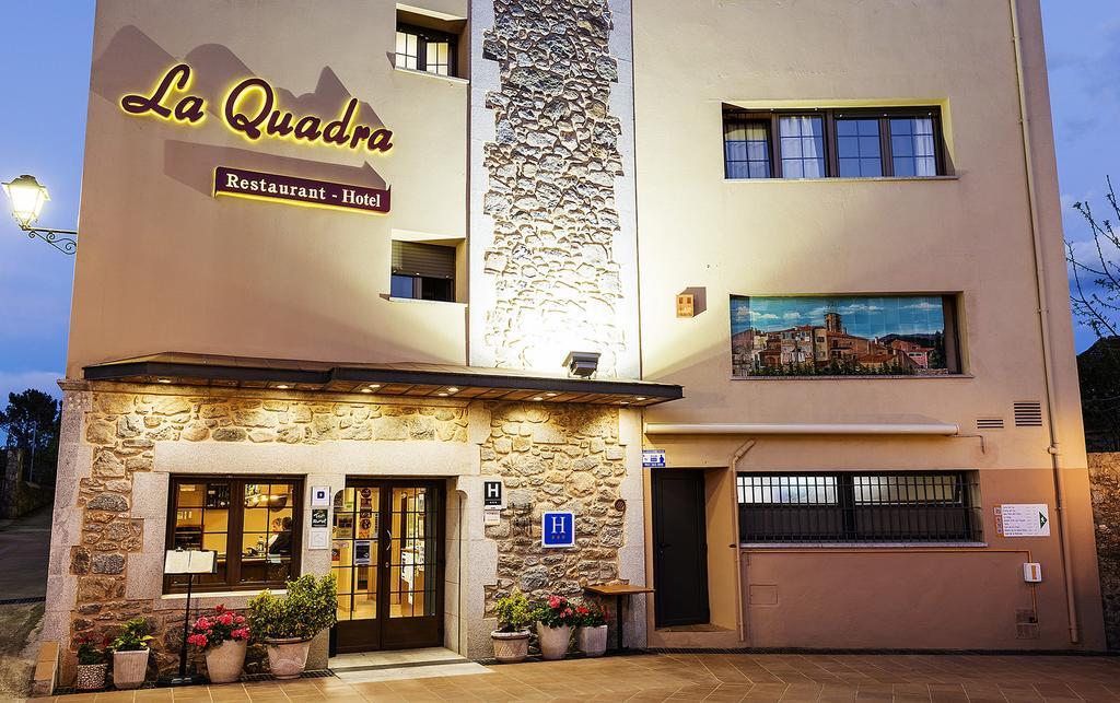 Hotel-Restaurante La Quadra Maçanet de Cabrenys Esterno foto